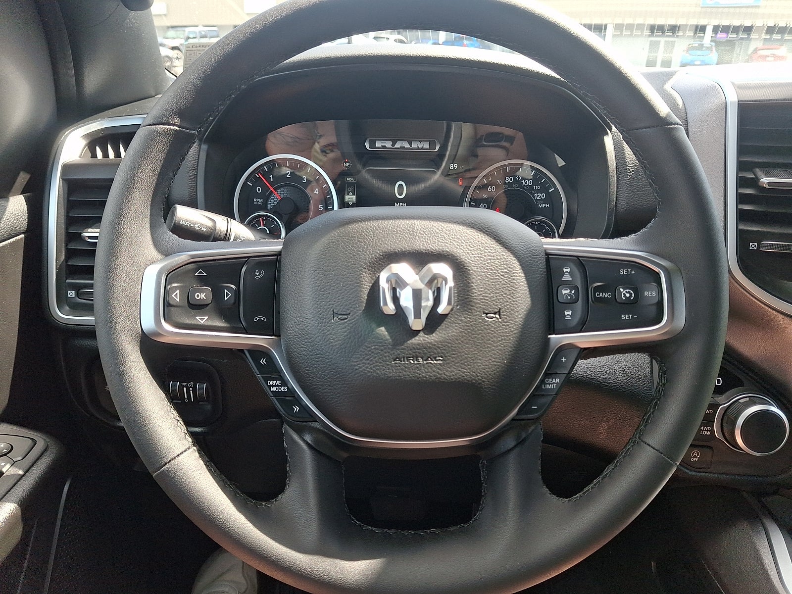 2025 RAM 1500 Big Horn Crew Cab 4x4 5'7" Box