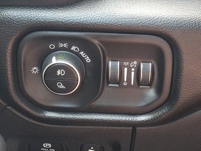 2025 RAM 1500 Big Horn Crew Cab 4x4 5'7" Box