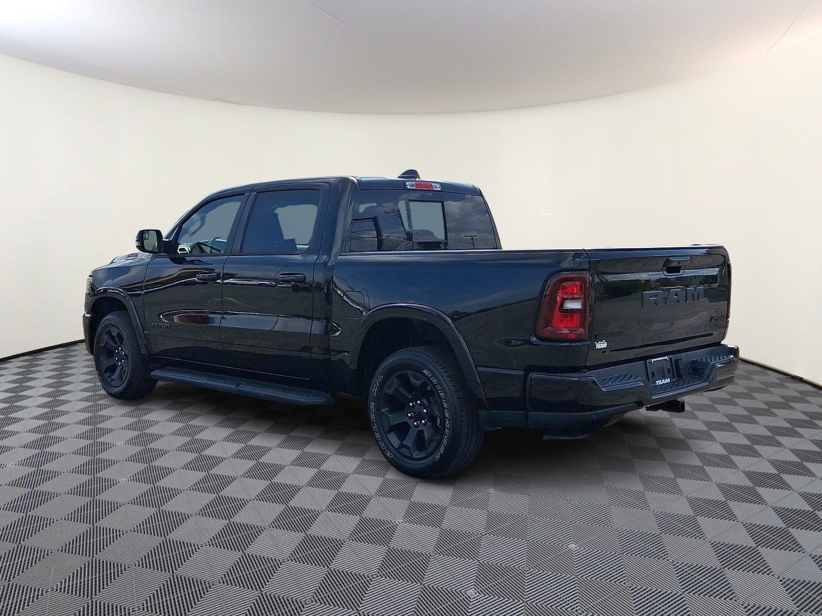 2025 RAM 1500 Big Horn Crew Cab 4x4 5'7" Box