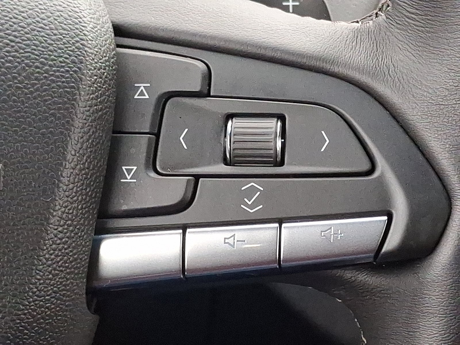 2025 Cadillac CT4 Luxury AWD