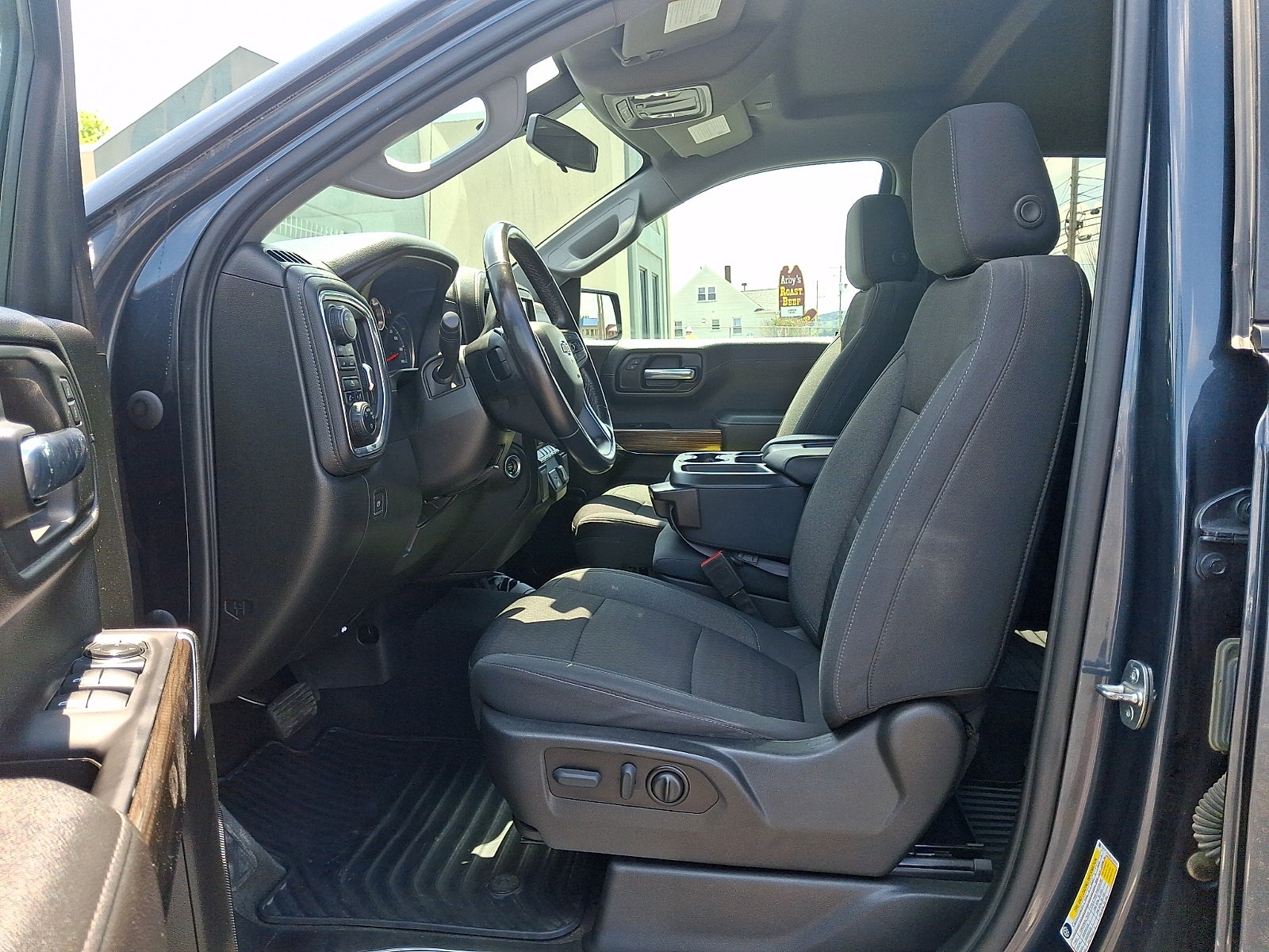 2022 Chevrolet Silverado 1500 LTD 4WD Crew Cab Short Bed LT with 2FL