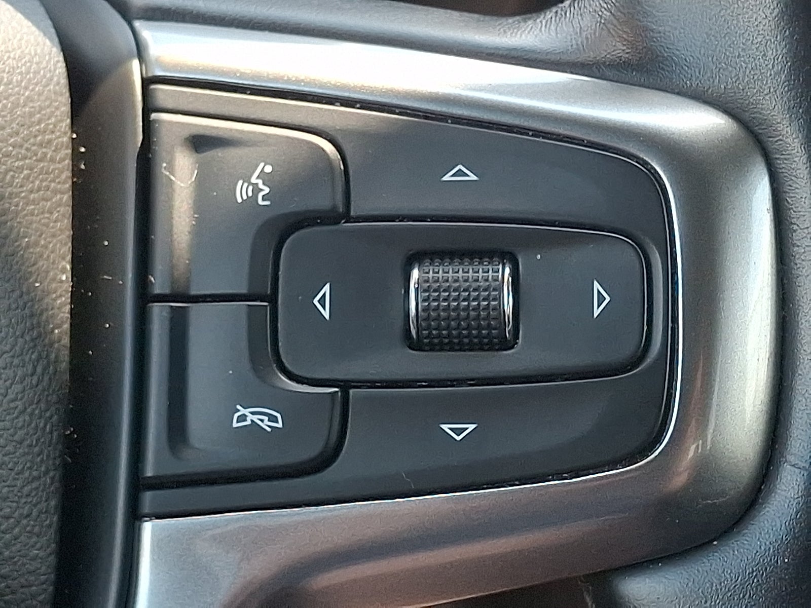 2022 Chevrolet Silverado 1500 LTD 4WD Crew Cab Short Bed LT with 2FL