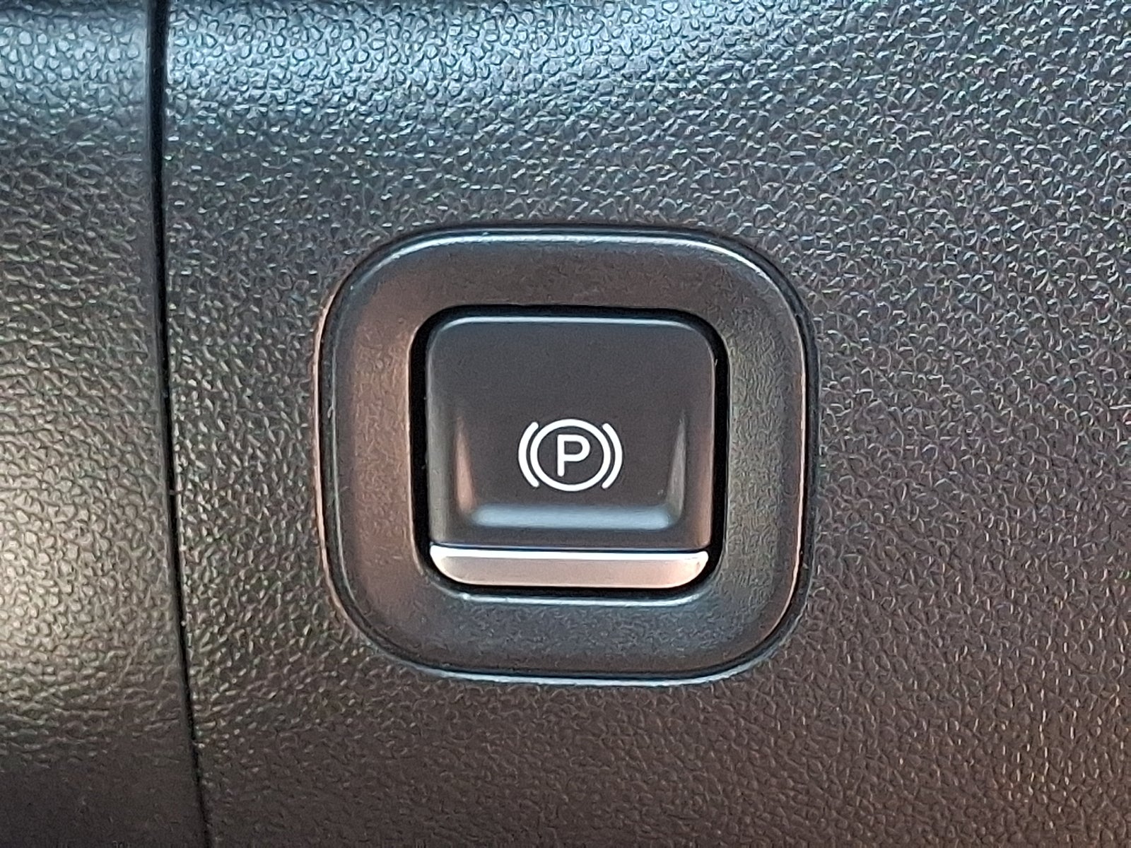 2022 Chevrolet Silverado 1500 LTD 4WD Crew Cab Short Bed LT with 2FL