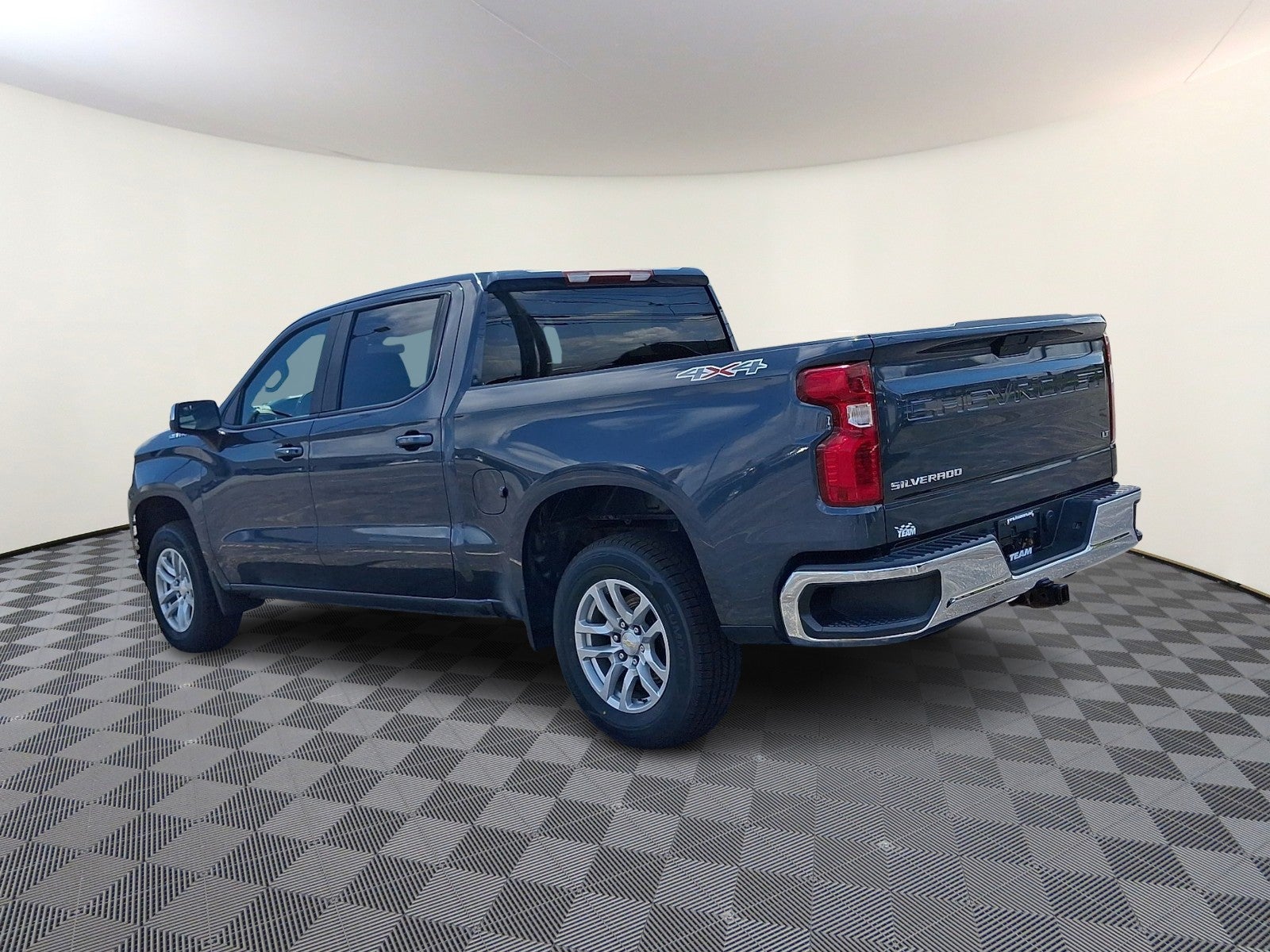2022 Chevrolet Silverado 1500 LTD 4WD Crew Cab Short Bed LT with 2FL