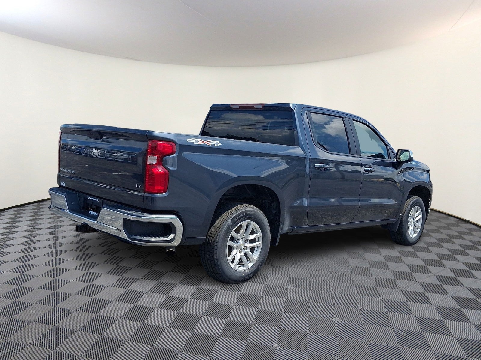 2022 Chevrolet Silverado 1500 LTD 4WD Crew Cab Short Bed LT with 2FL