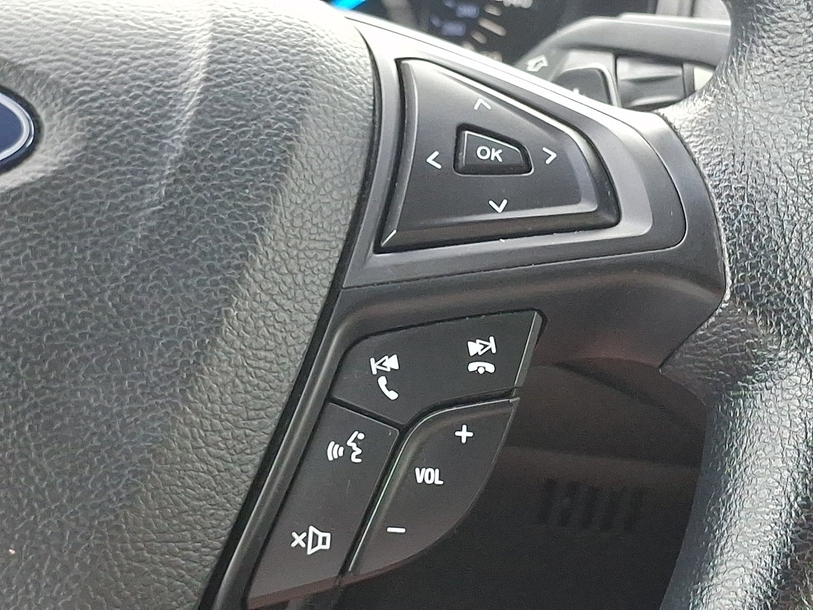 2018 Ford Edge SE