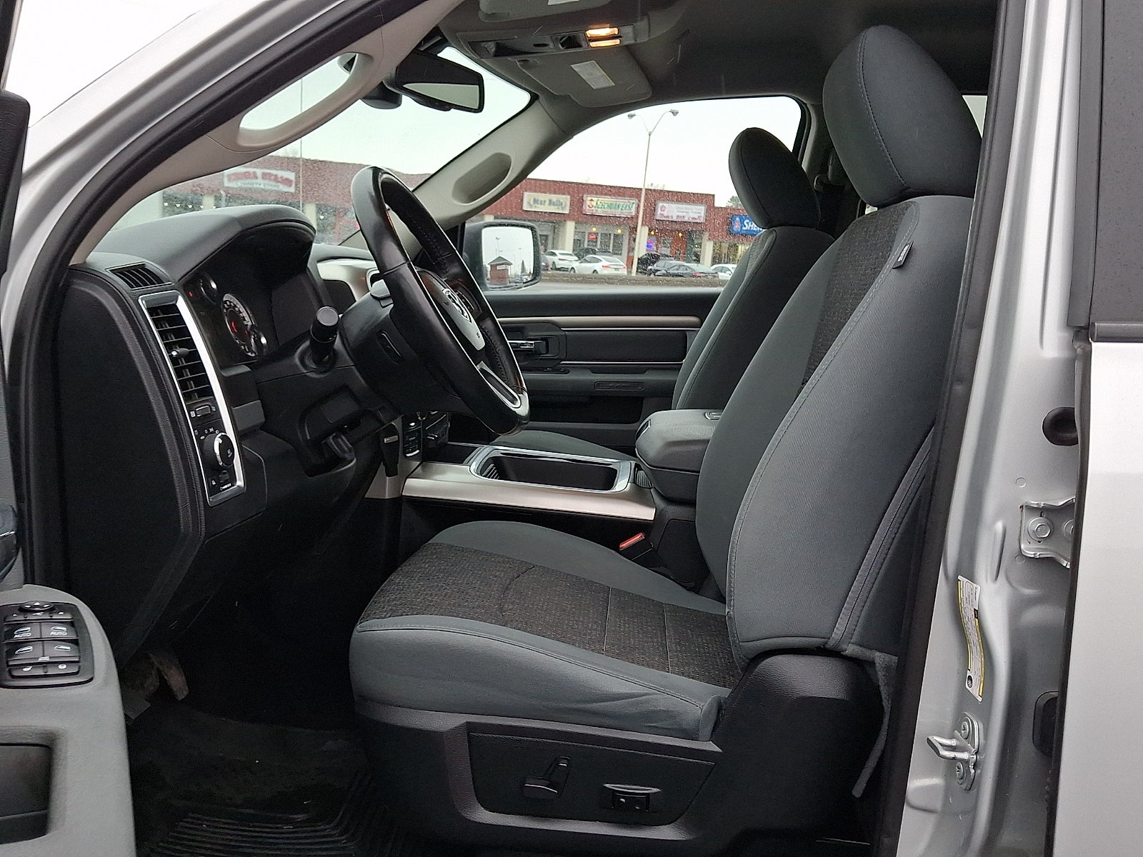 2018 RAM 1500 Big Horn Crew Cab 4x4 5'7" Box