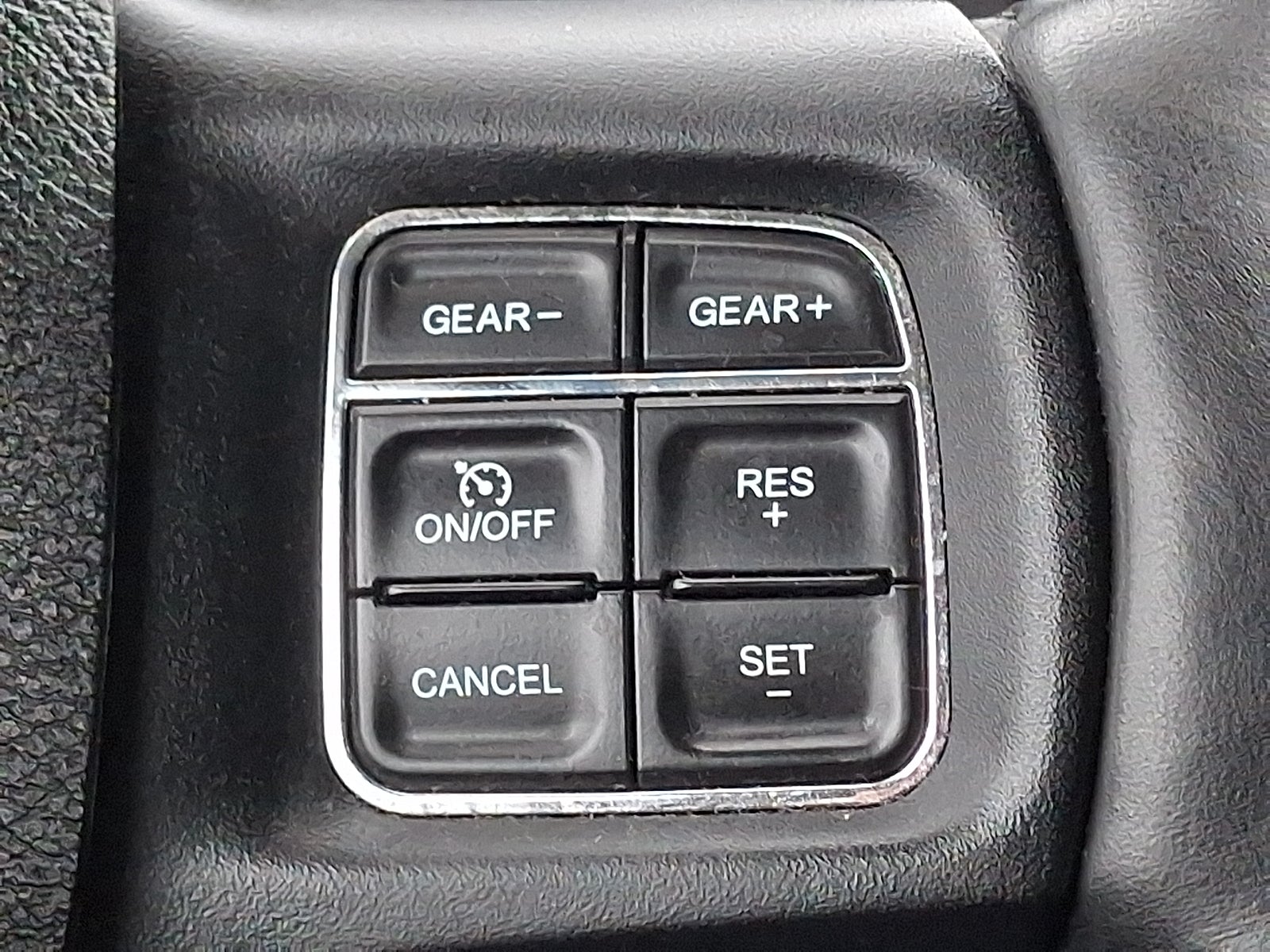 2018 RAM 1500 Big Horn Crew Cab 4x4 5'7" Box