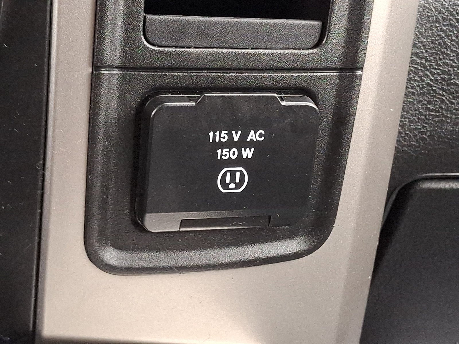 2018 RAM 1500 Big Horn Crew Cab 4x4 5'7" Box