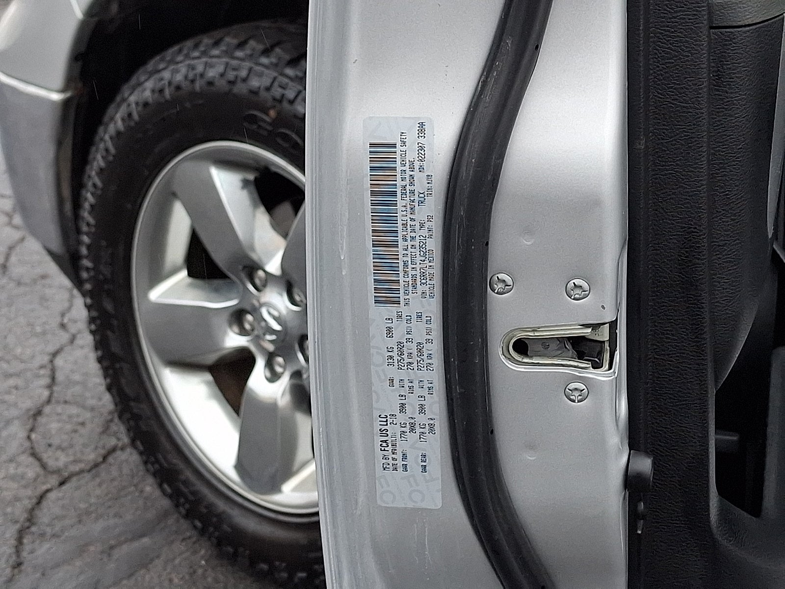 2018 RAM 1500 Big Horn Crew Cab 4x4 5'7" Box