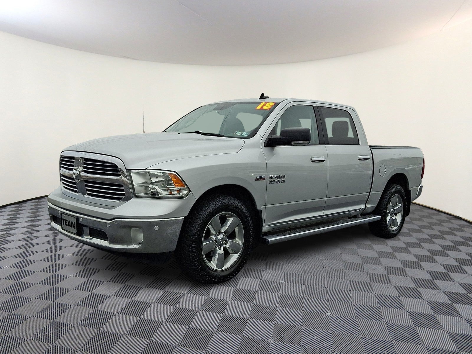 2018 RAM 1500 Big Horn Crew Cab 4x4 5'7" Box