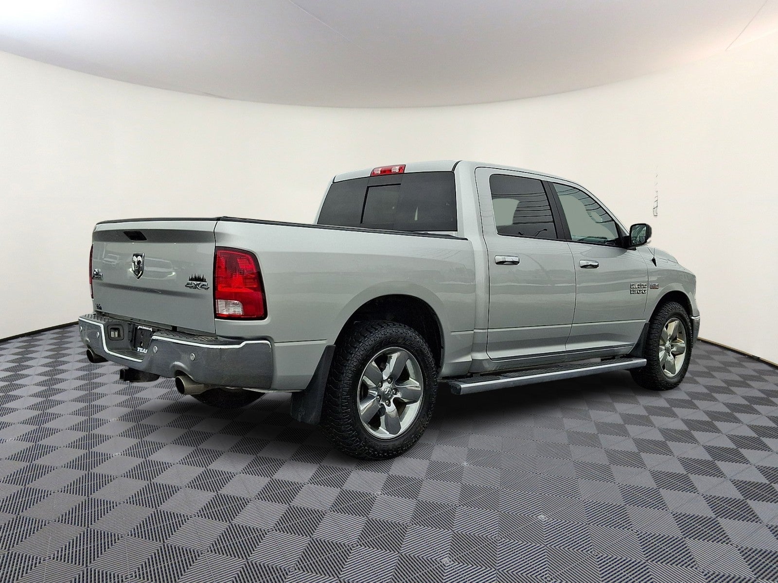 2018 RAM 1500 Big Horn Crew Cab 4x4 5'7" Box