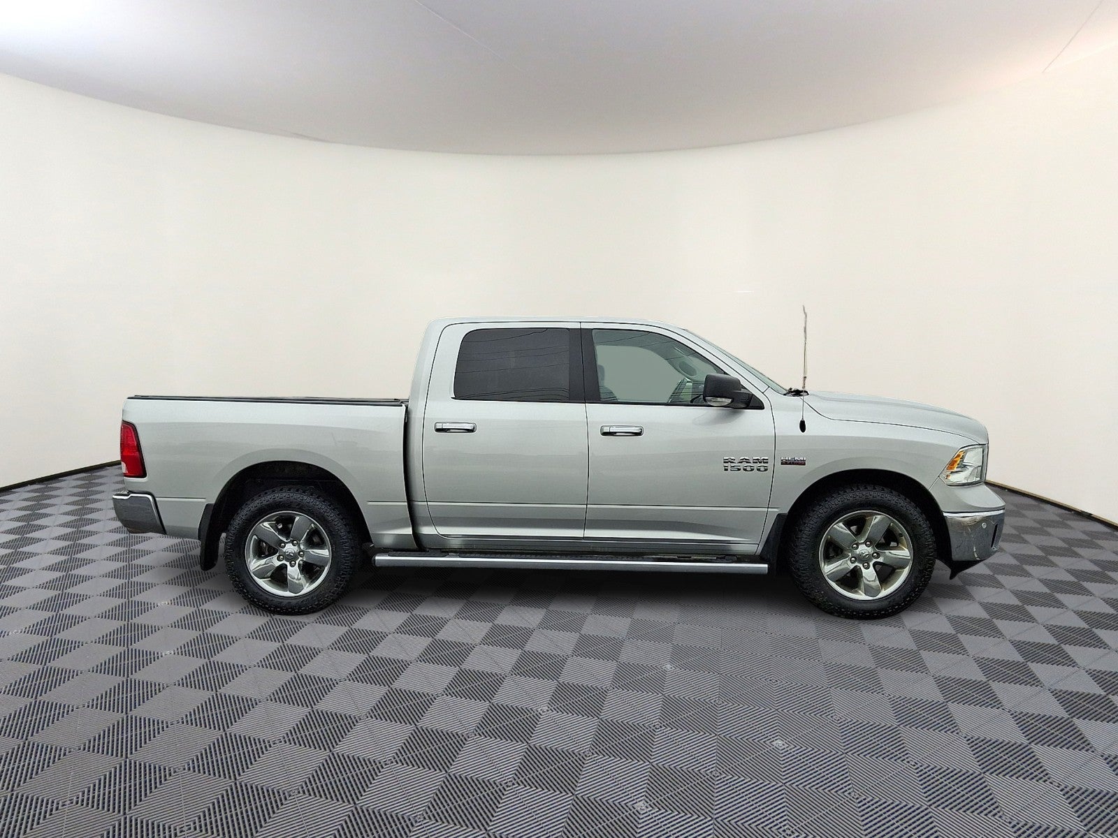 2018 RAM 1500 Big Horn Crew Cab 4x4 5'7" Box