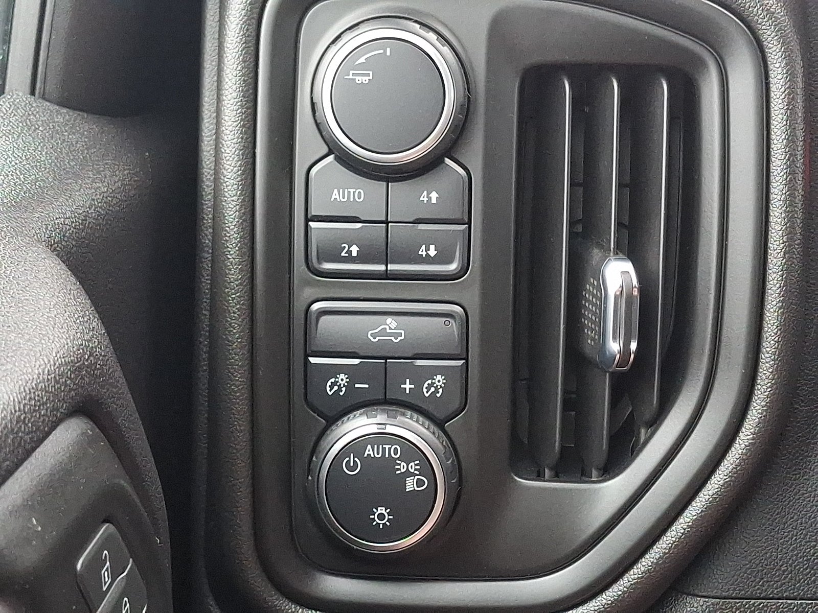 2023 Chevrolet Silverado 1500 4WD Crew Cab Short Bed Custom Trail Boss