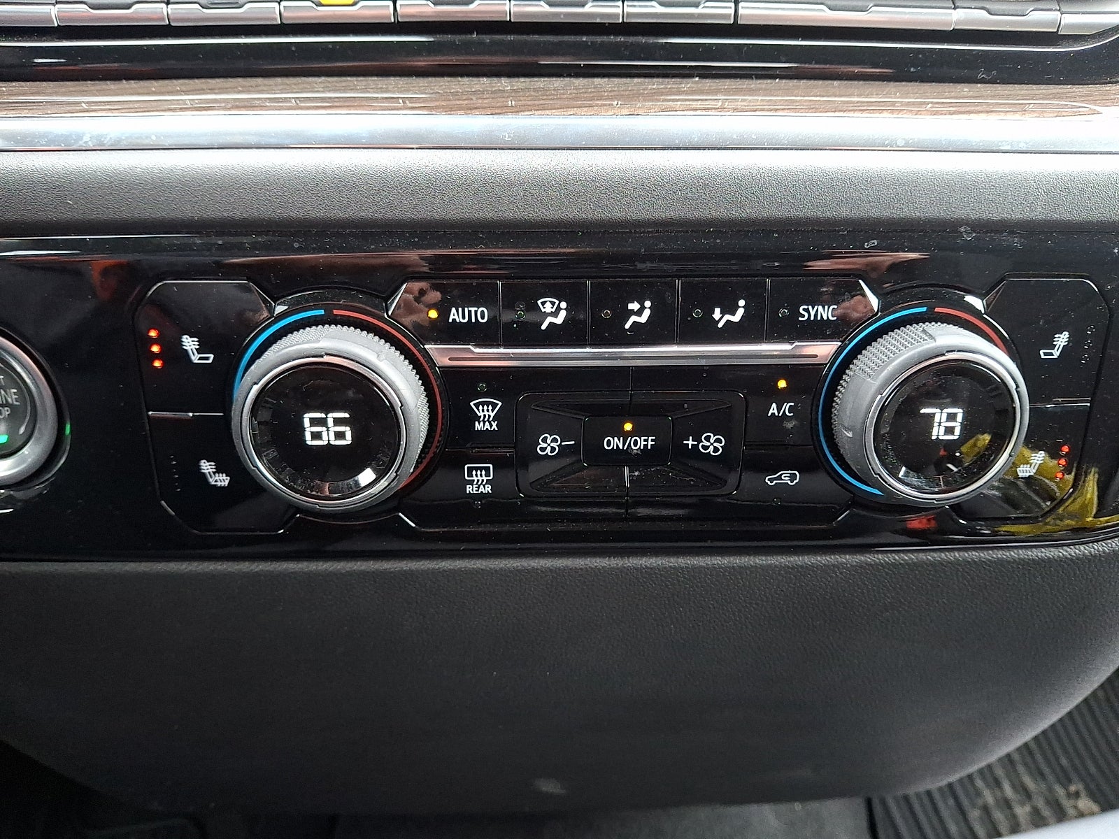 2024 Chevrolet Silverado 1500 4WD Crew Cab Short Bed LT with 2FL