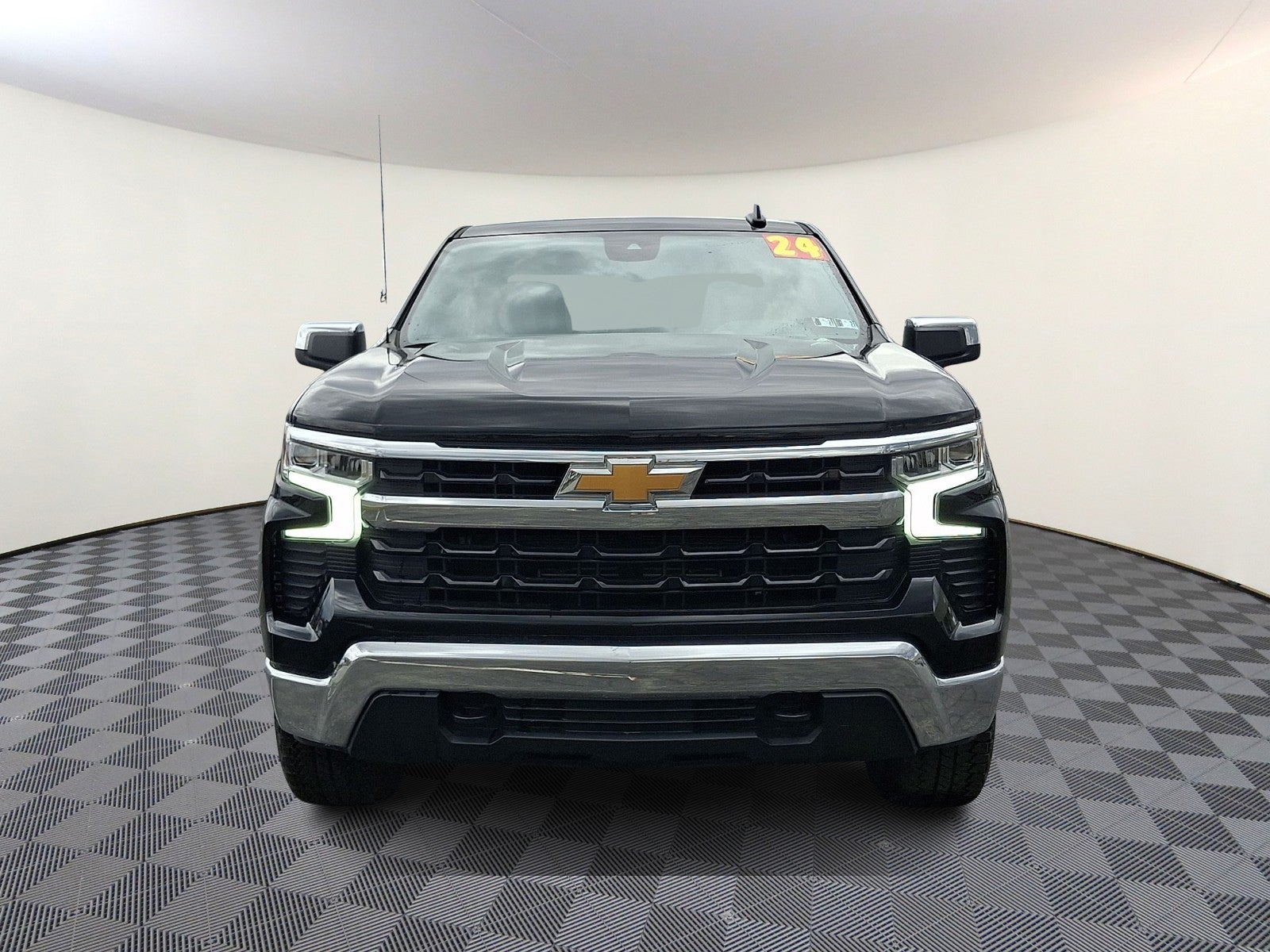 2024 Chevrolet Silverado 1500 4WD Crew Cab Short Bed LT with 2FL