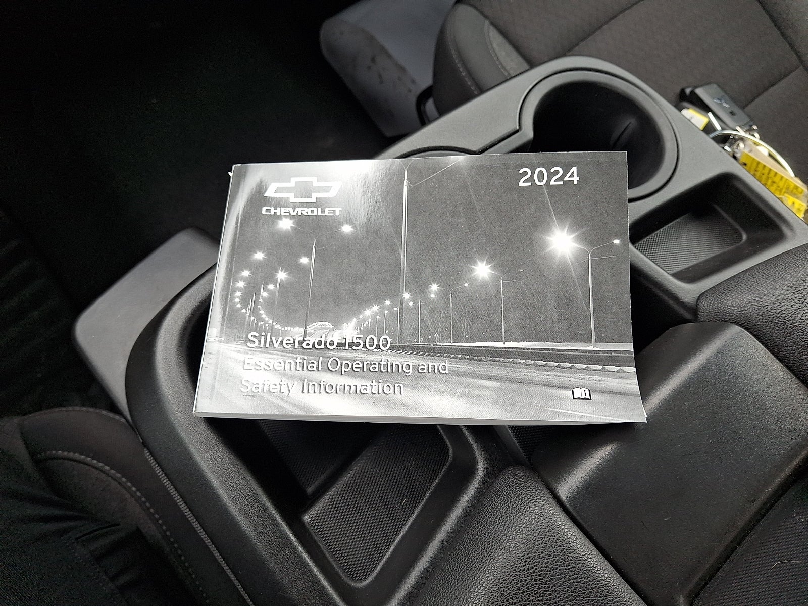 2024 Chevrolet Silverado 1500 4WD Crew Cab Short Bed LT with 2FL