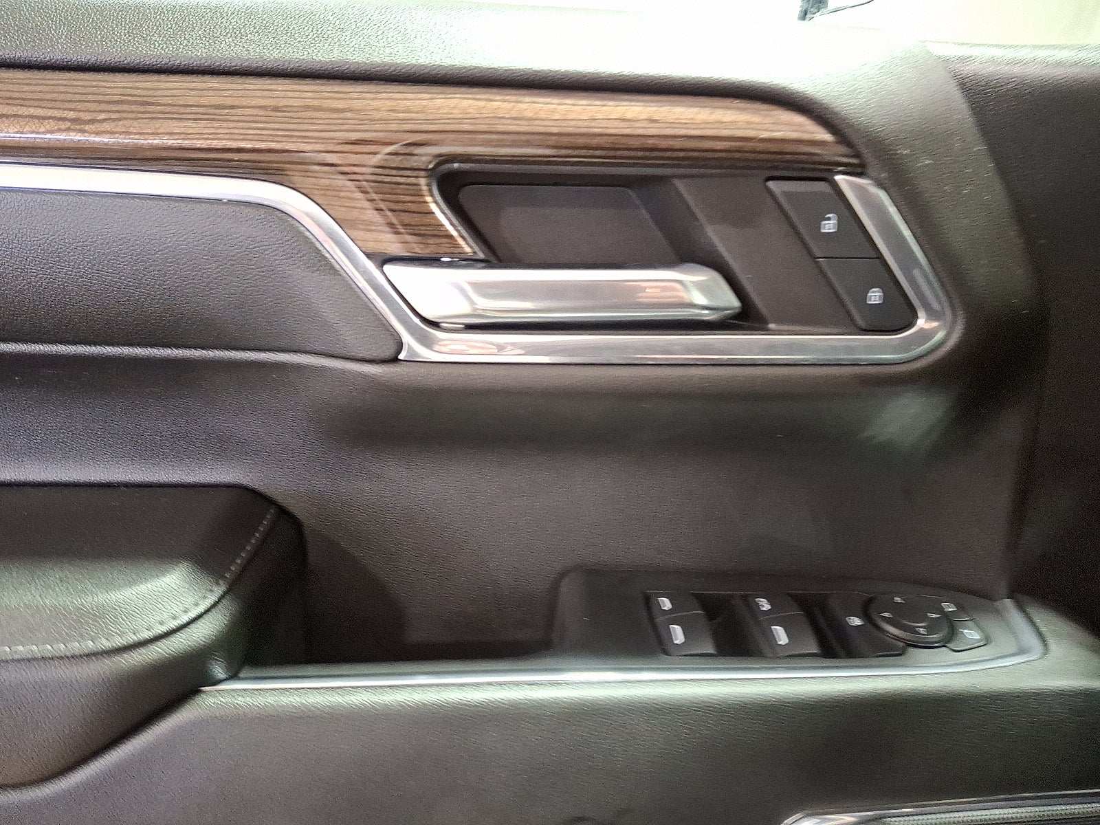 2024 Chevrolet Silverado 1500 4WD Crew Cab Short Bed LT with 2FL