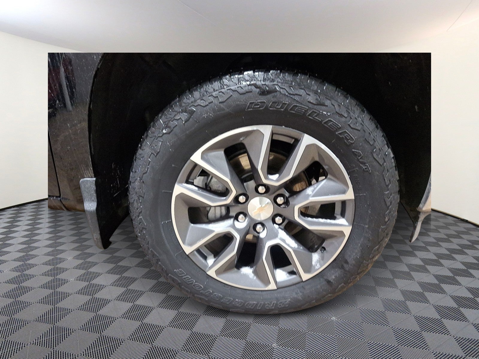 2024 Chevrolet Silverado 1500 4WD Crew Cab Short Bed LT with 2FL