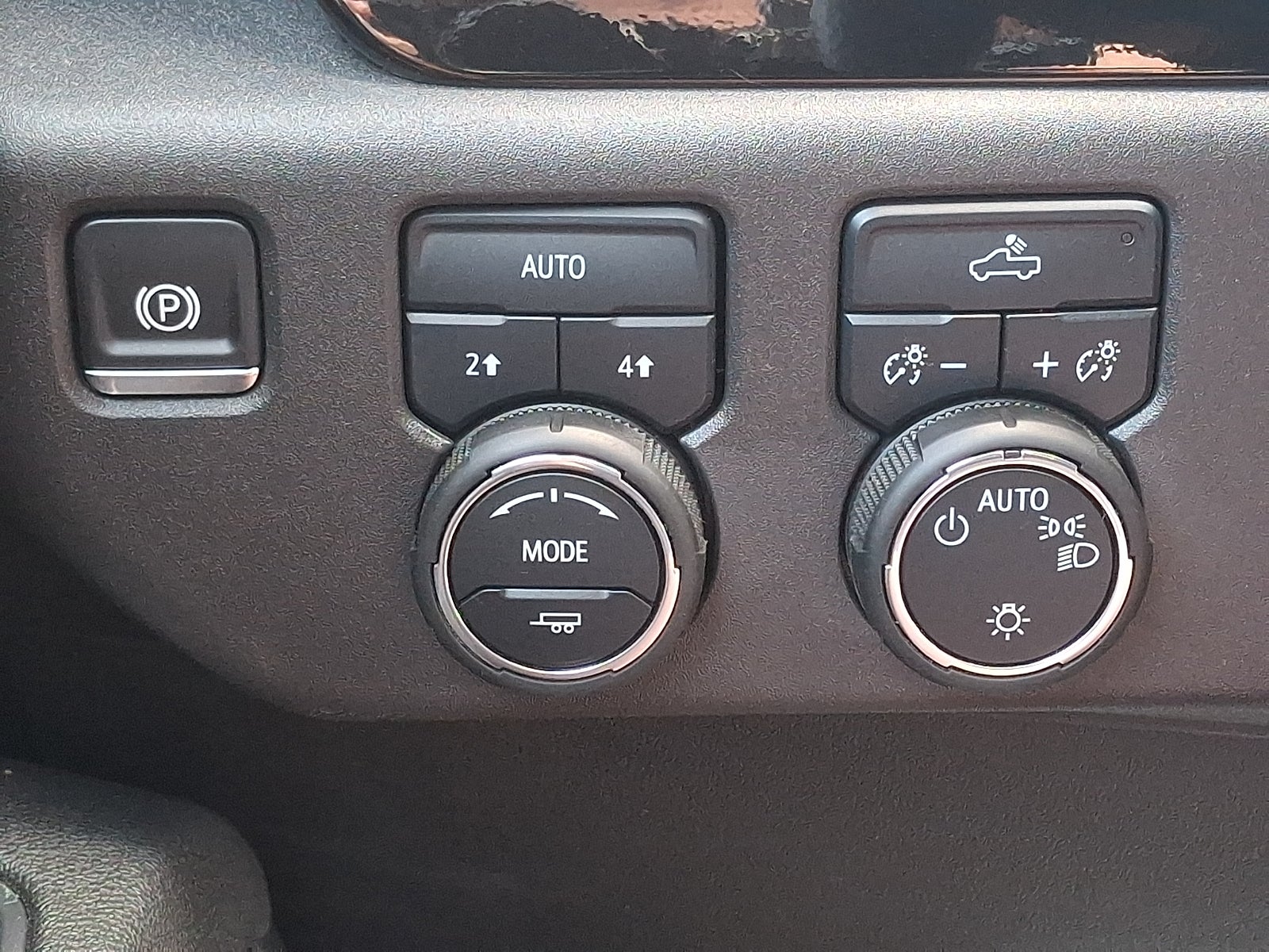 2025 Chevrolet Silverado 1500 4WD Crew Cab Short Bed LT with 2FL