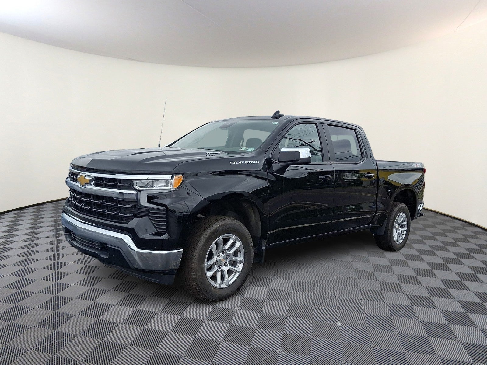 2025 Chevrolet Silverado 1500 4WD Crew Cab Short Bed LT with 2FL