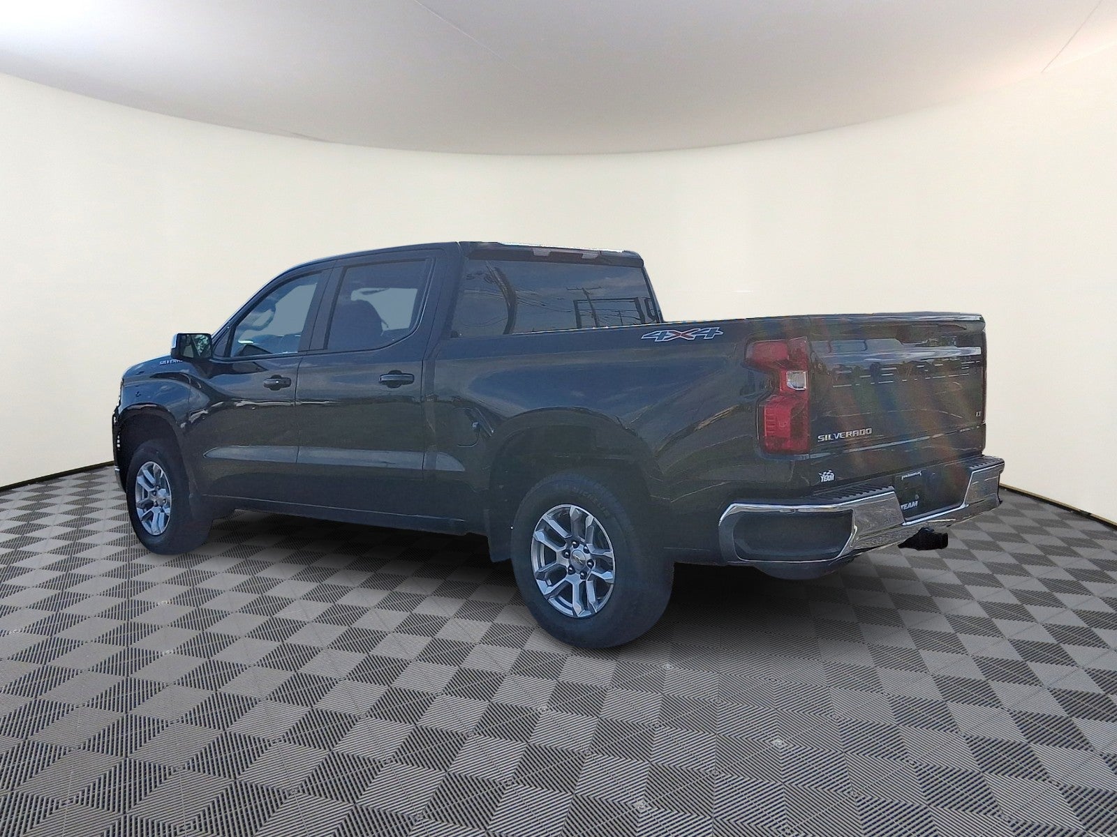 2025 Chevrolet Silverado 1500 4WD Crew Cab Short Bed LT with 2FL