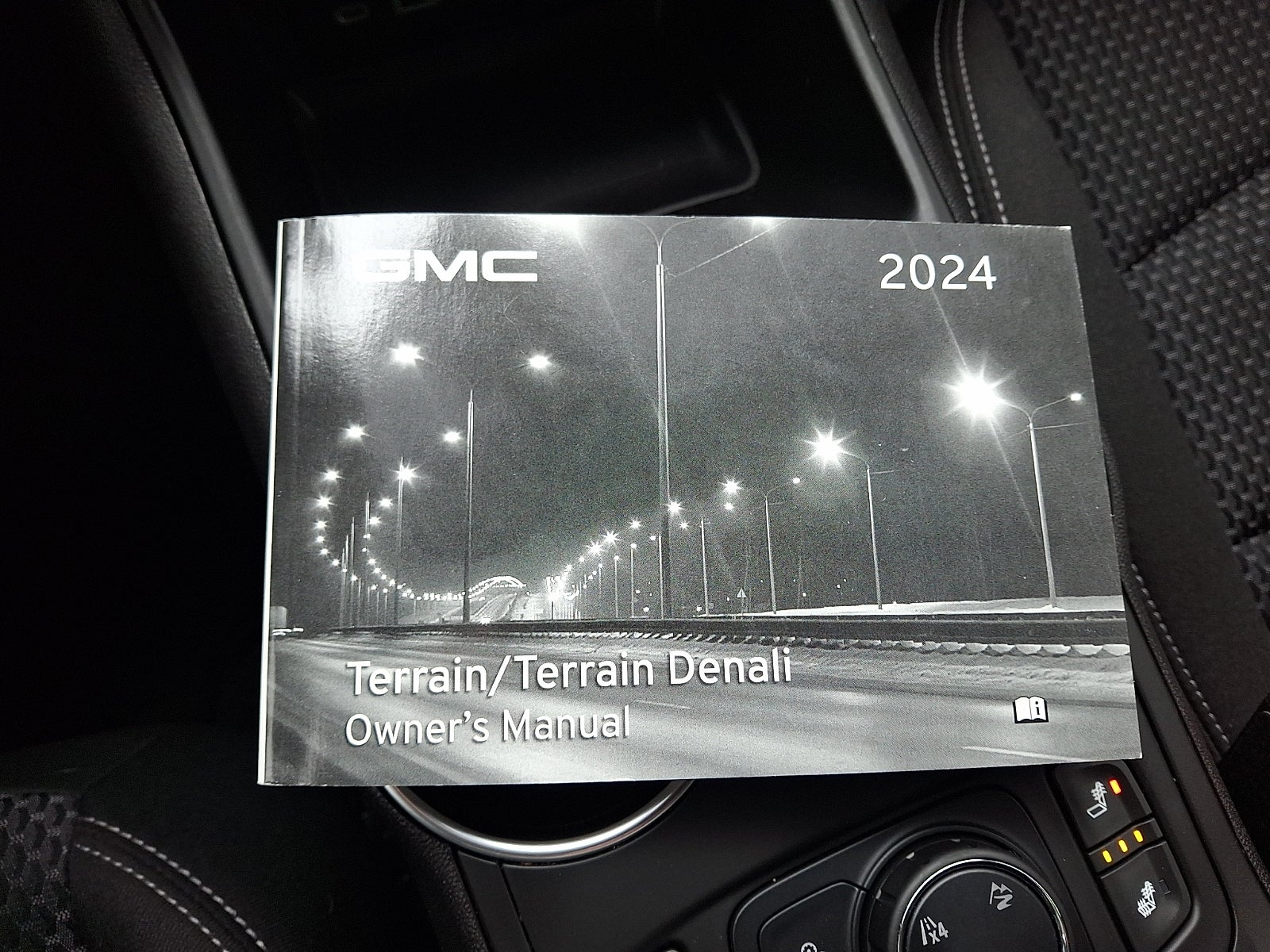 2024 GMC Terrain AWD SLE