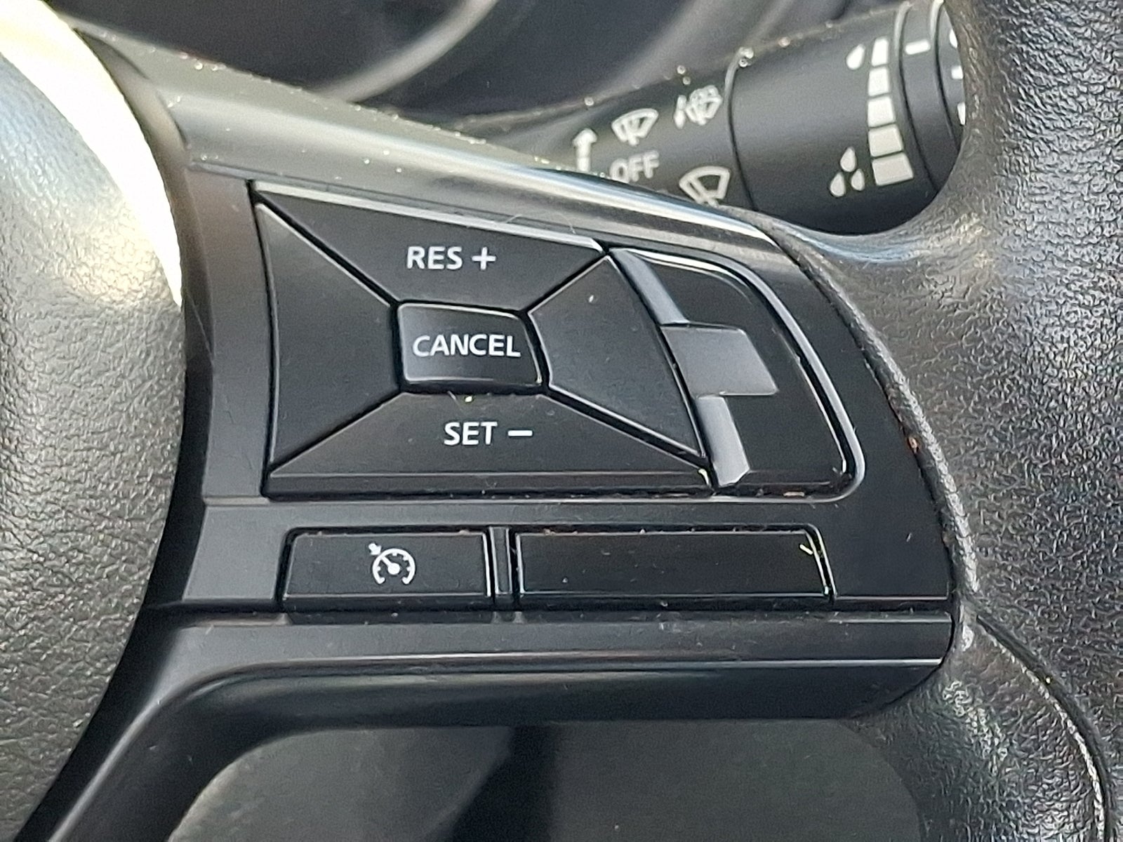 2023 Nissan Kicks S Xtronic CVT