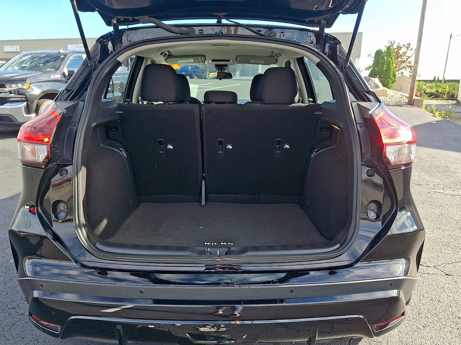 2023 Nissan Kicks S Xtronic CVT