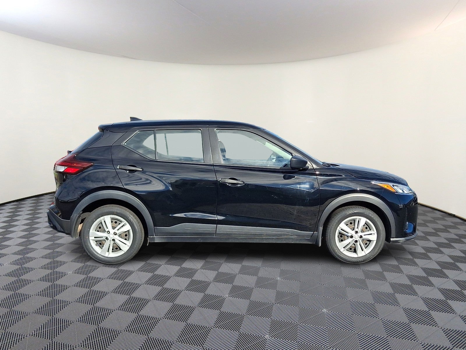 2023 Nissan Kicks S Xtronic CVT