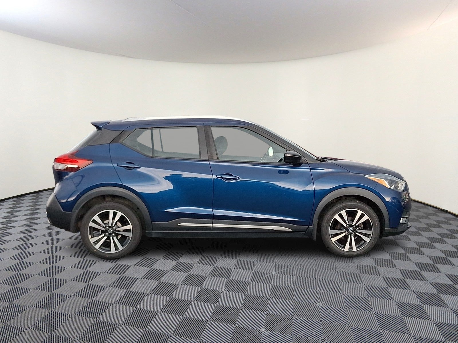 2019 Nissan Kicks SR