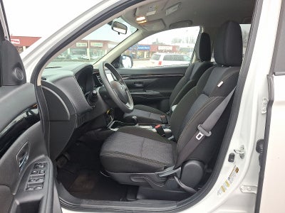 2019 Mitsubishi Outlander ES