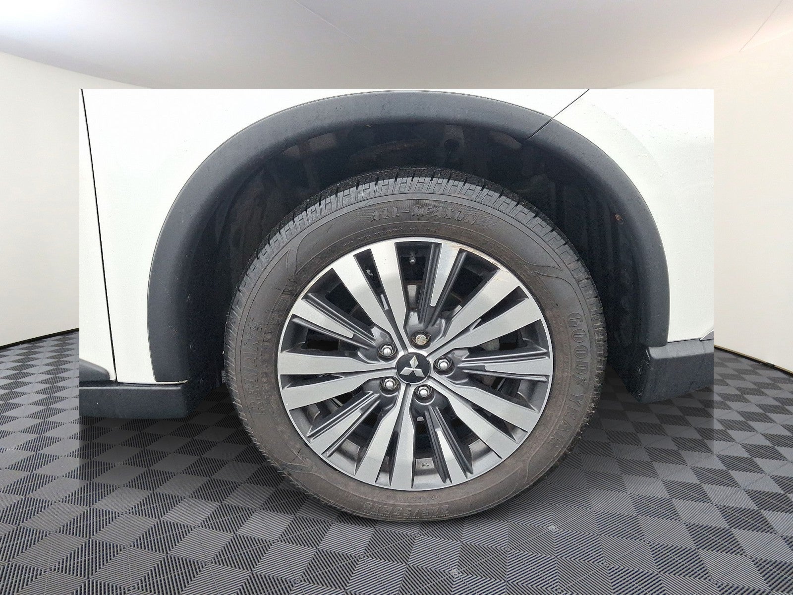 2019 Mitsubishi Outlander ES