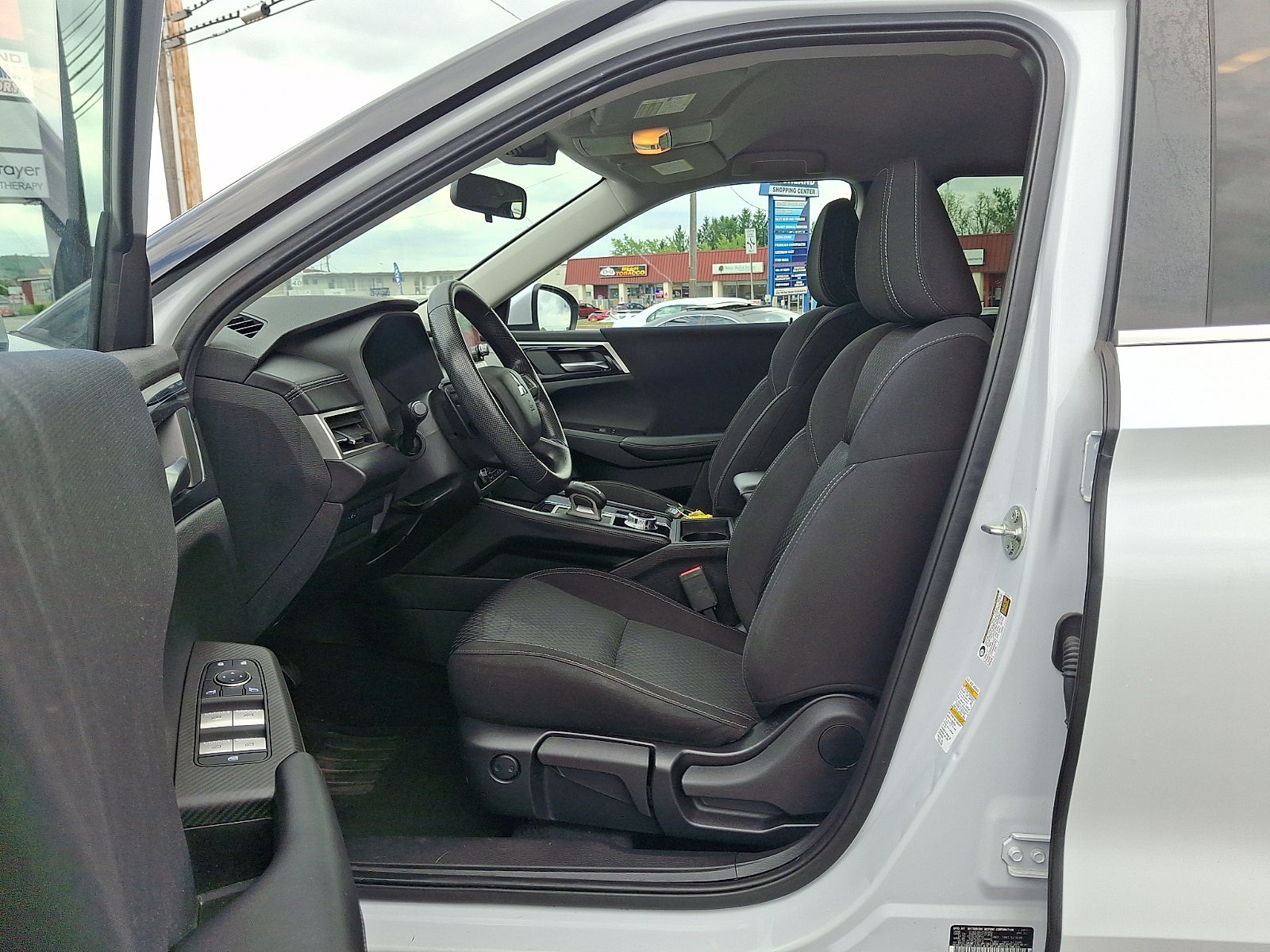 2022 Mitsubishi Outlander ES 2.5 2WD