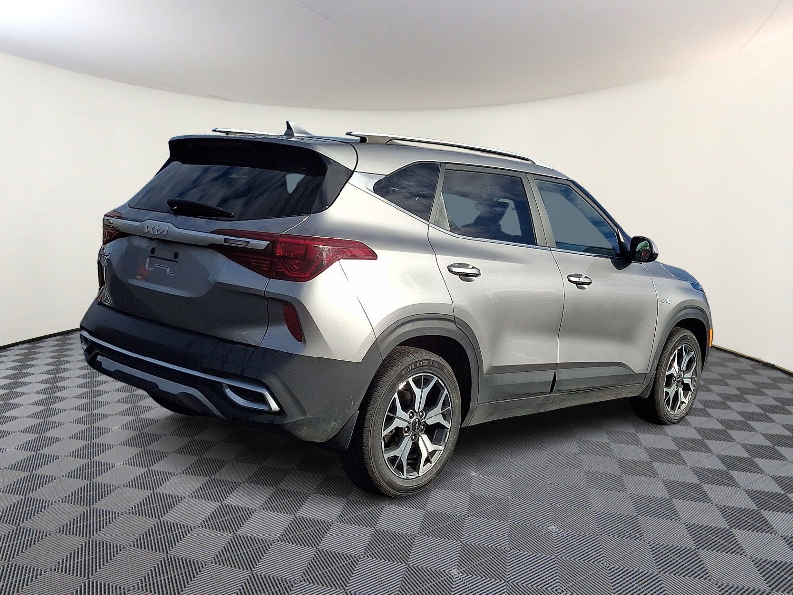 2022 Kia Seltos EX
