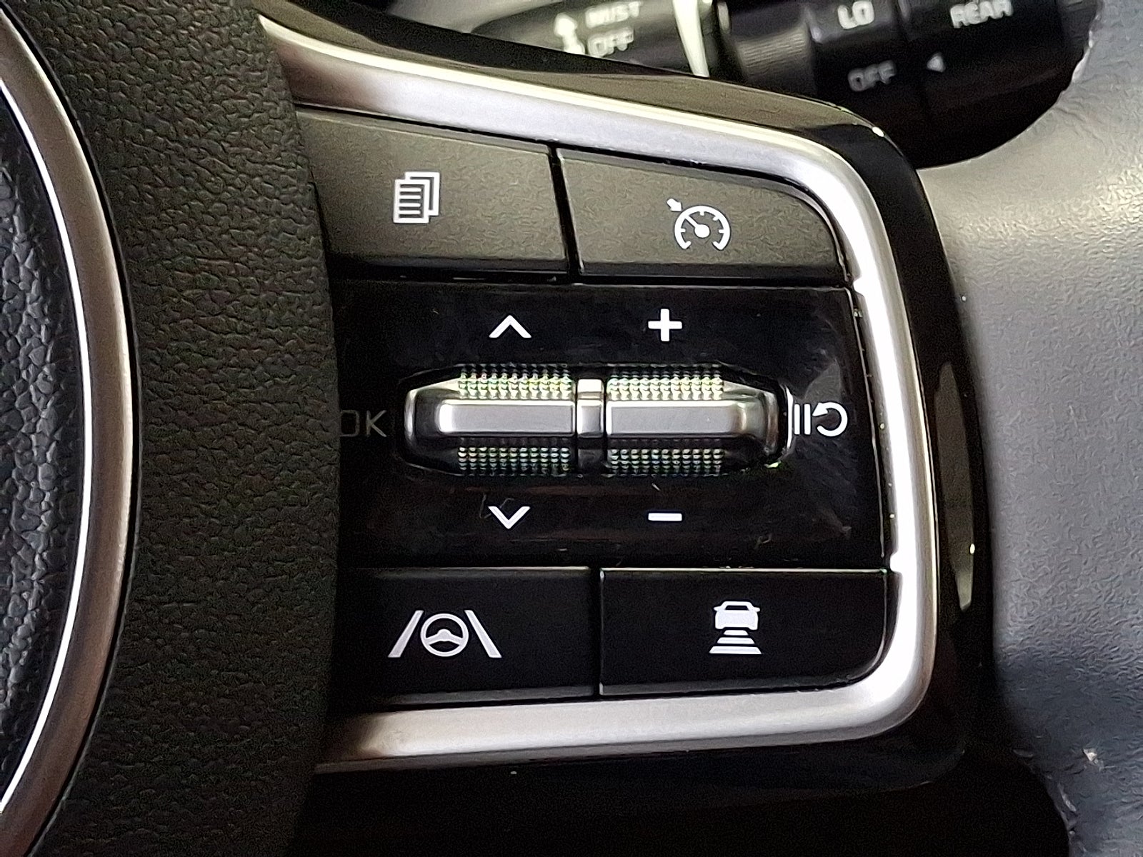 2023 Kia Carnival MPV SX Prestige