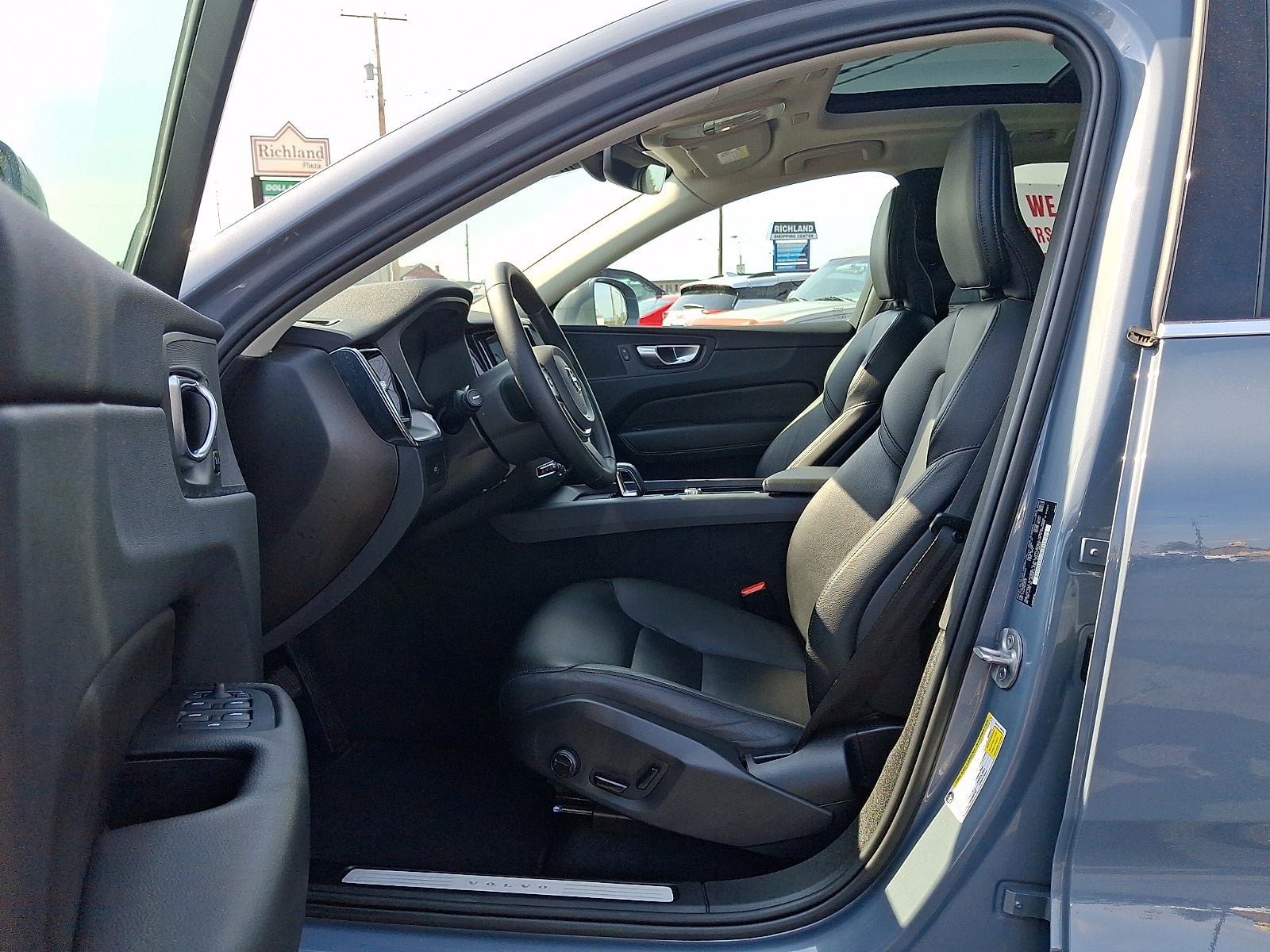 2023 Volvo XC60 B5 Core