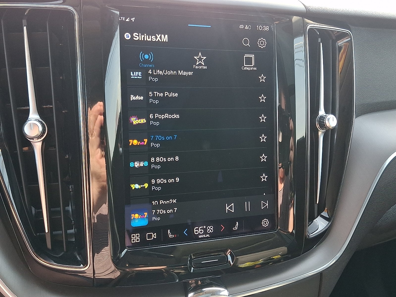 2023 Volvo XC60 B5 Core