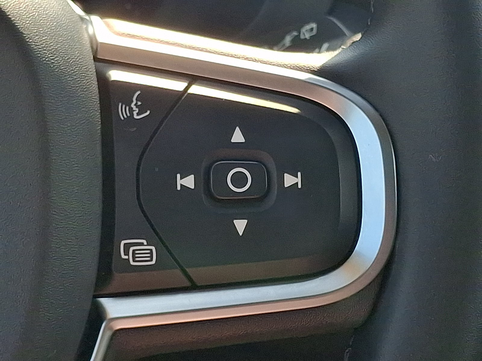 2023 Volvo XC60 B5 Core