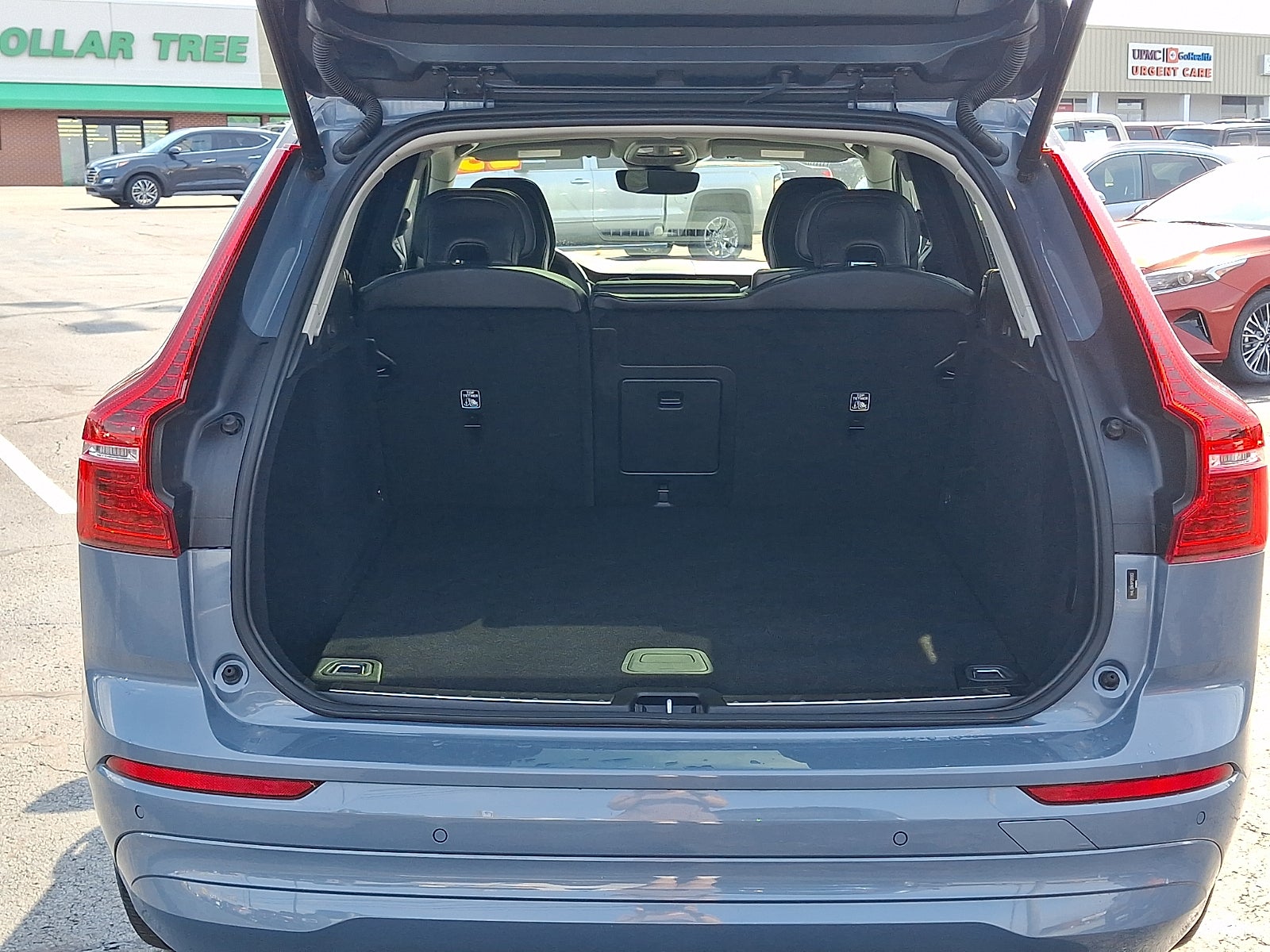 2023 Volvo XC60 B5 Core